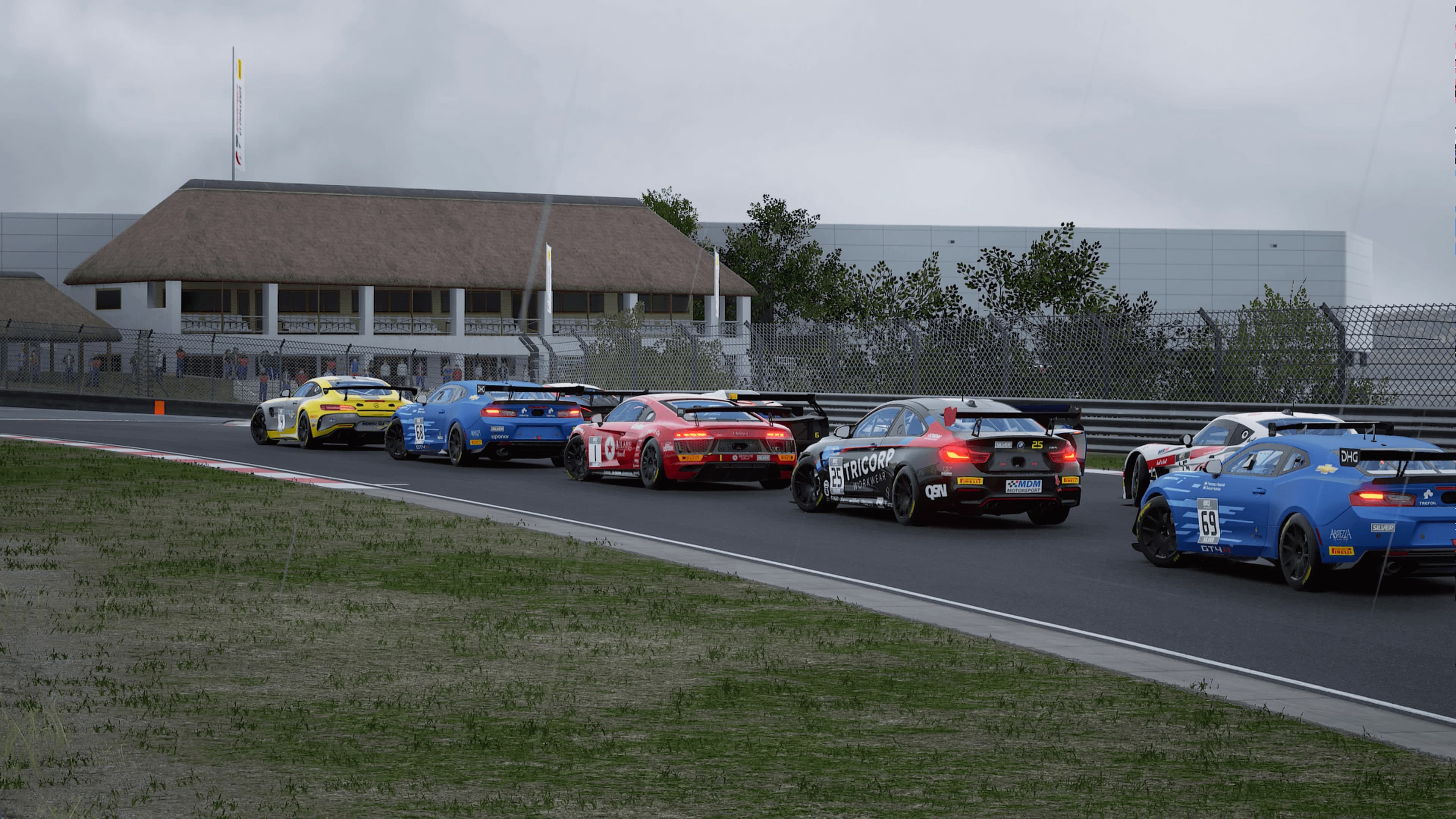 Assetto Corsa Competizione PS5 - GT4 Pack DLC: скриншот 1